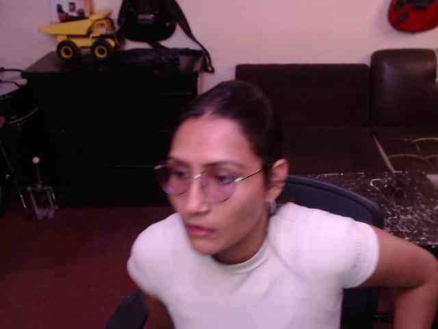 Leah-666 webcam