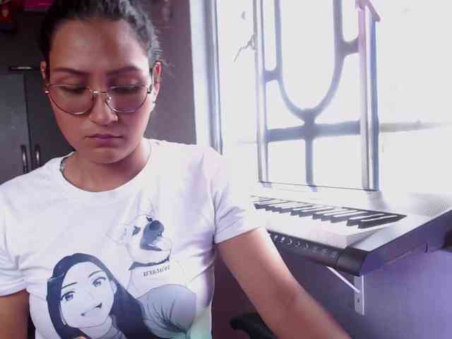 Leah-666 webcam