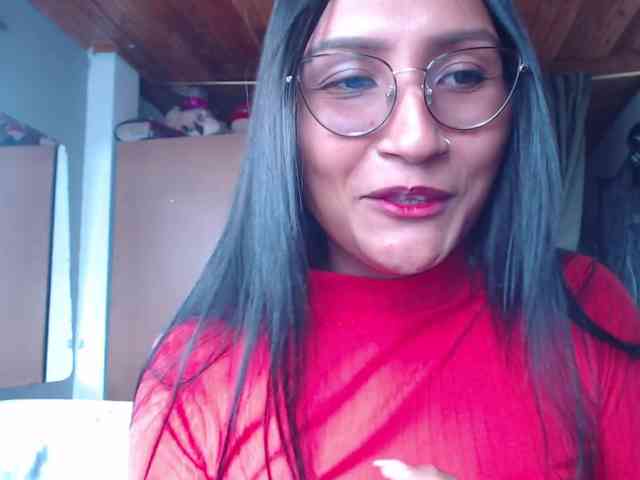 Leah-666 webcam
