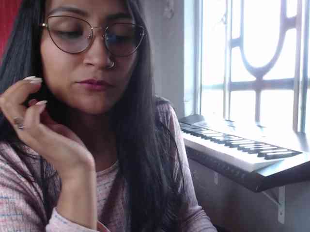 Leah-666 webcam