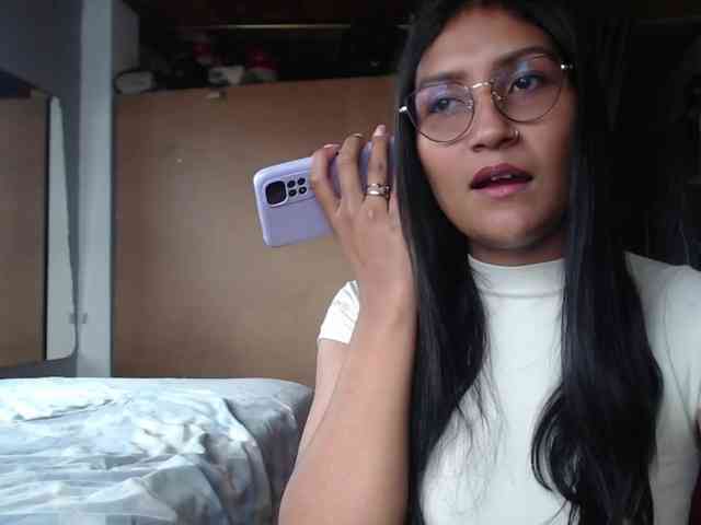 Leah-666 webcam