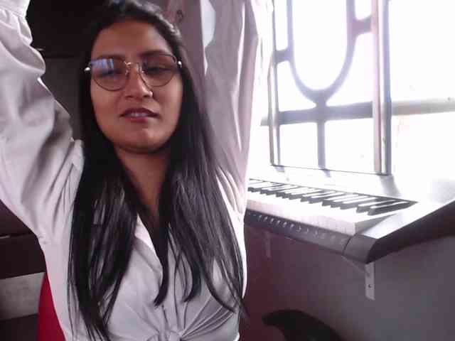 Leah-666 webcam