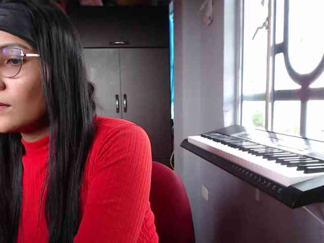 Leah-666 webcam