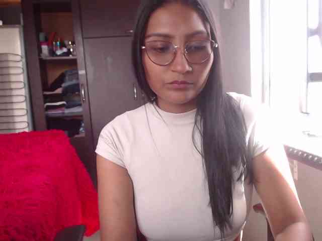 Leah-666 webcam
