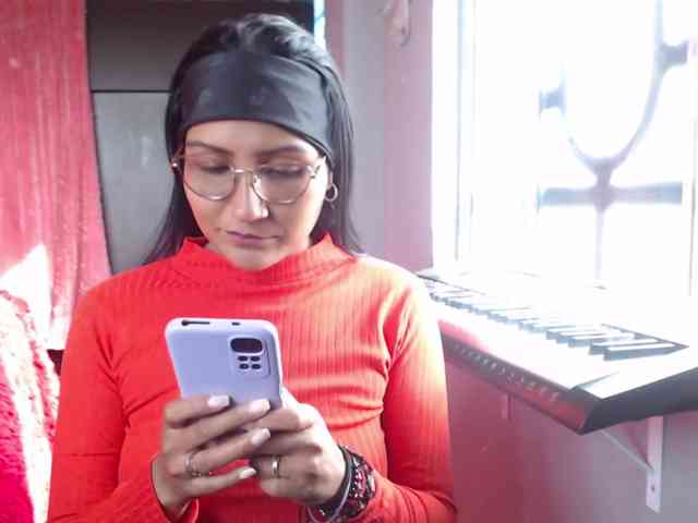 Leah-666 webcam