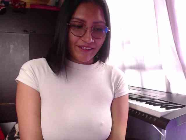 Leah-666 webcam