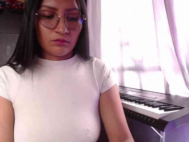 Leah-666 webcam
