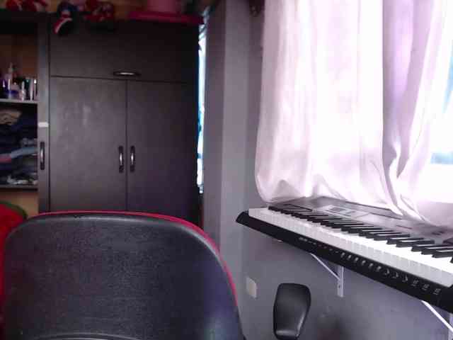 Leah-666 webcam