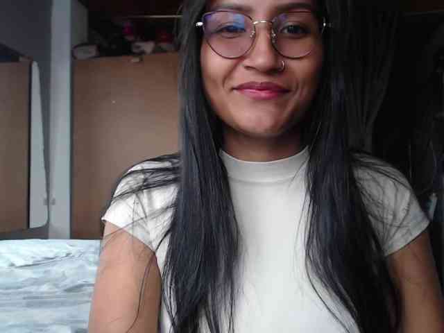 Leah-666 webcam