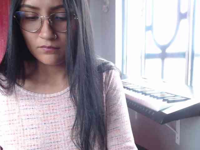 Leah-666 webcam