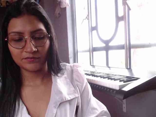 Leah-666 webcam