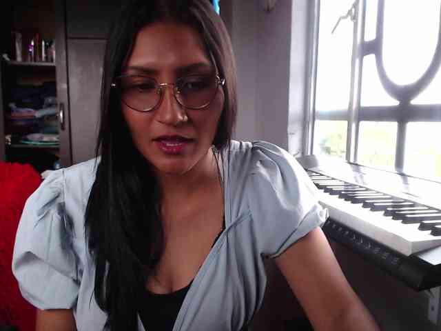 Leah-666 webcam
