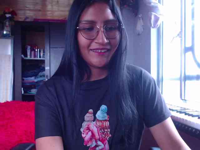 Leah-666 webcam