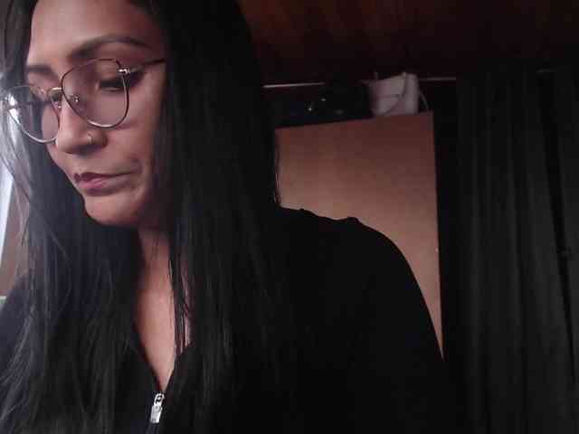 Leah-666 webcam