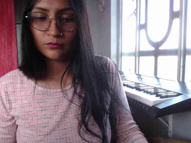 Leah-666 webcam