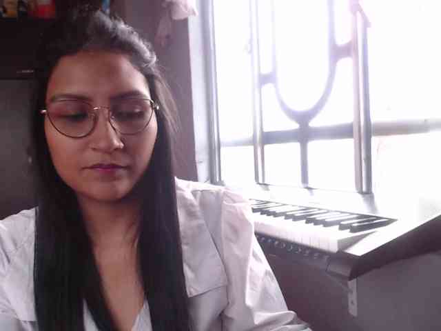 Leah-666 webcam