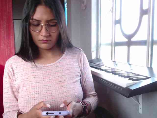 Leah-666 webcam