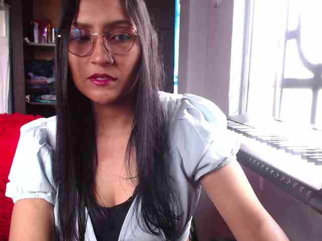 Leah-666 webcam