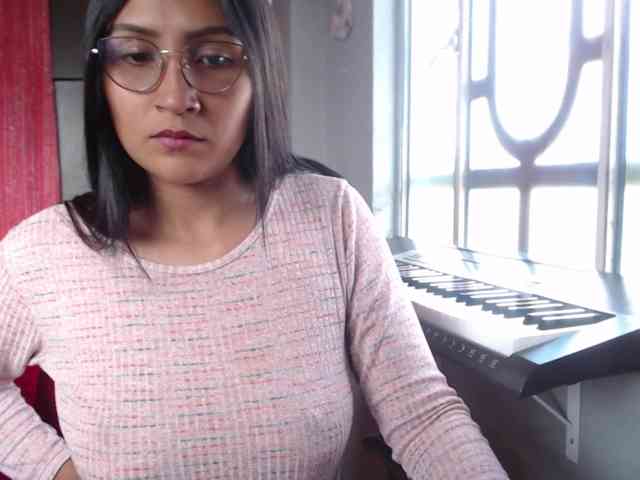 Leah-666 webcam