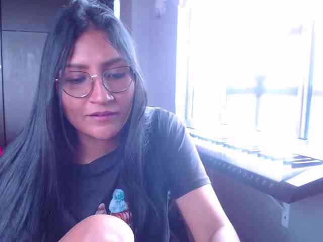 Leah-666 webcam