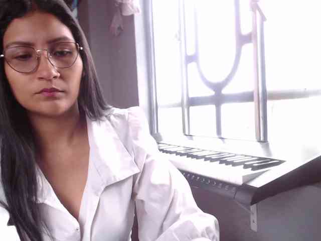 Leah-666 webcam