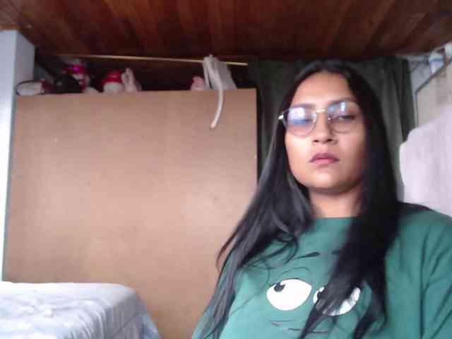Leah-666 webcam