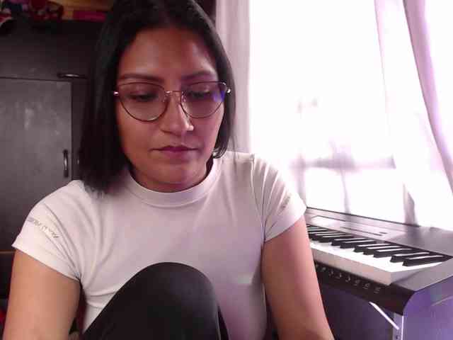 Leah-666 webcam