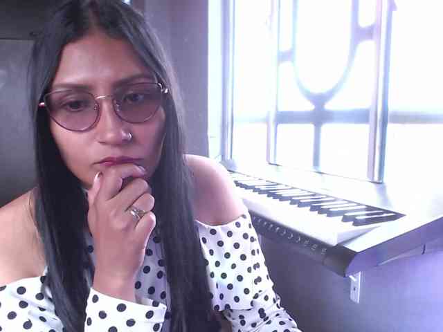 Leah-666 webcam