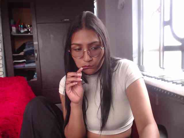 Leah-666 webcam