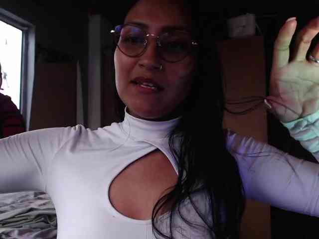 Leah-666 webcam