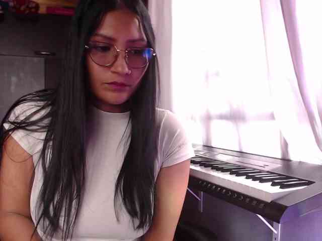 Leah-666 webcam
