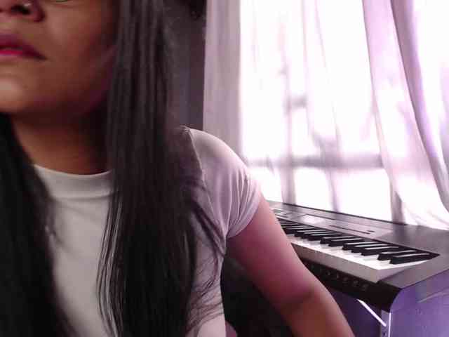 Leah-666 webcam