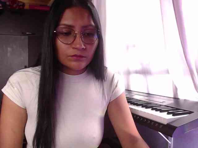 Leah-666 webcam
