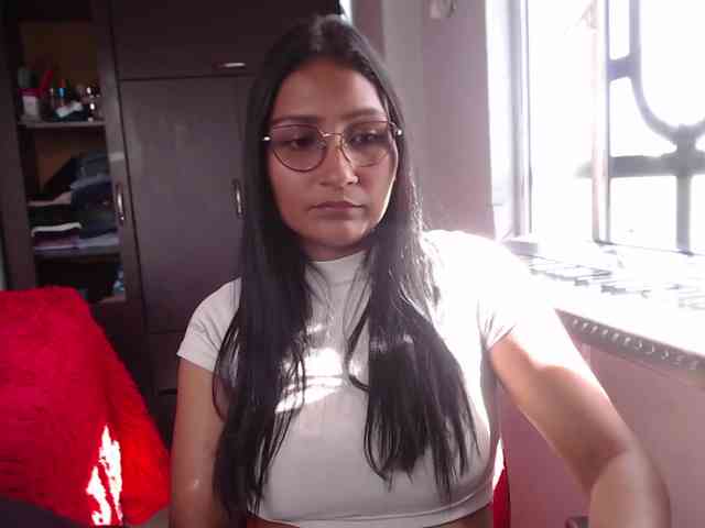 Leah-666 webcam