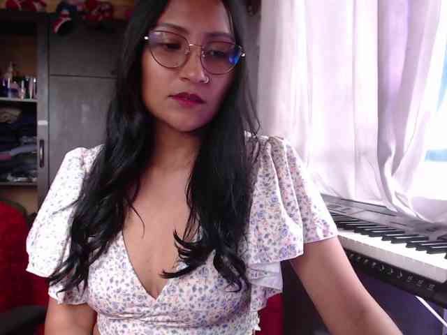 Leah-666 webcam