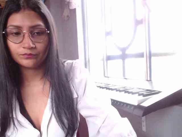 Leah-666 webcam