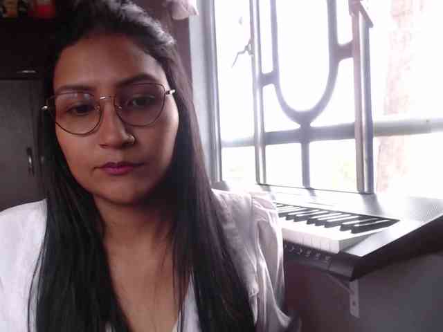 Leah-666 webcam