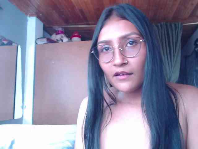 Leah-666 webcam