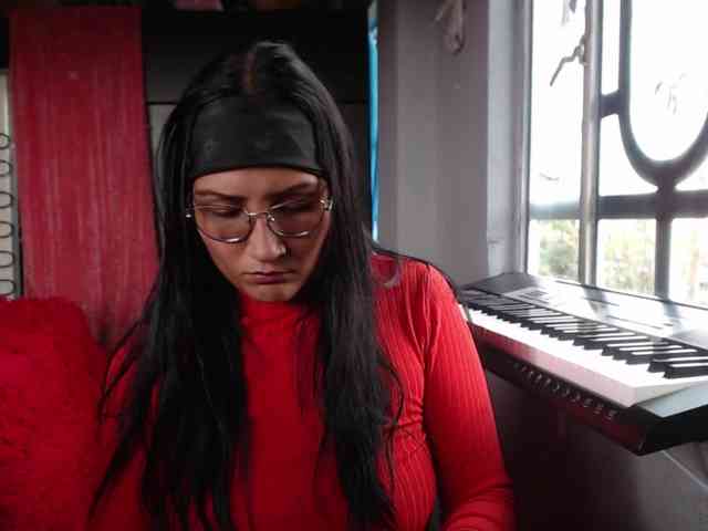Leah-666 webcam