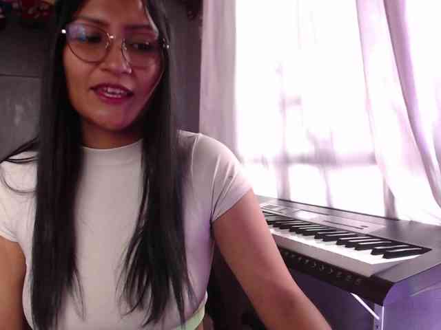 Leah-666 webcam