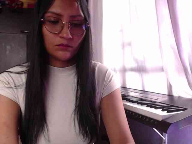 Leah-666 webcam
