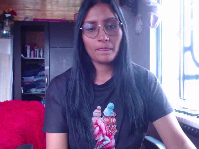 Leah-666 webcam