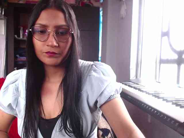 Leah-666 webcam