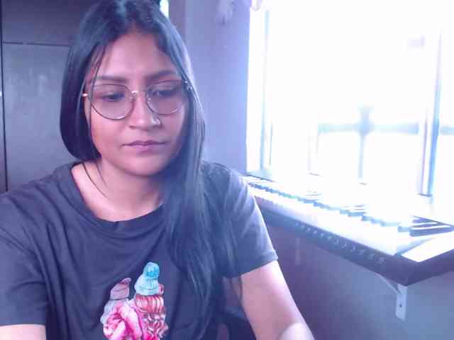 Leah-666 webcam