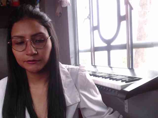 Leah-666 webcam