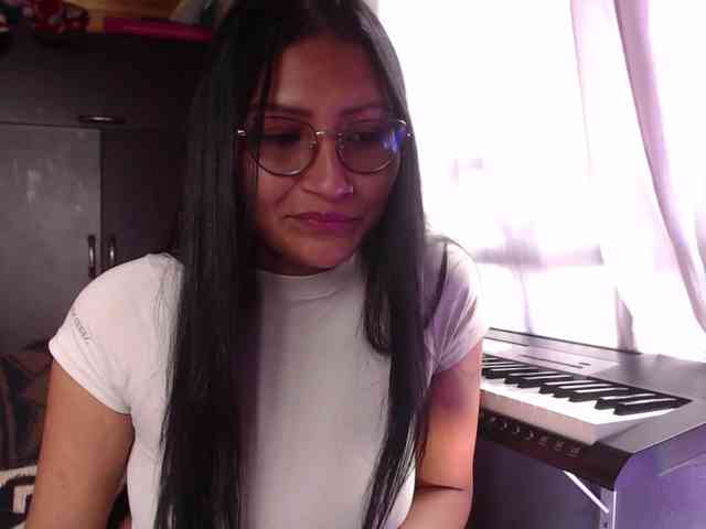 Leah-666 webcam