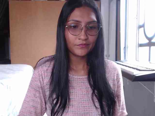 Leah-666 webcam