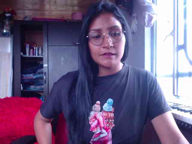 Leah-666 webcam