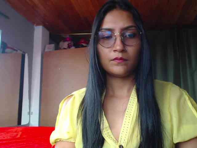 Leah-666 webcam
