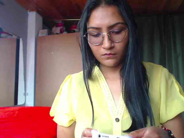 Leah-666 webcam